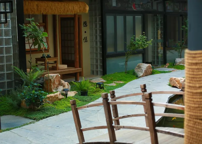 The Hidden House Aesthetic Life Courtyard Hotel Kuanzhai Alley People'S Park Subway Station Branch