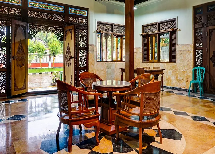 Hotel O Griyo Werdiningsih