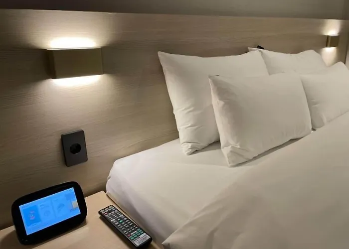Hotel Summit
