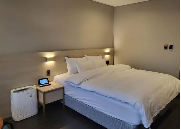 Hotel Summit