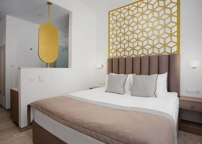 Mera Hotel
