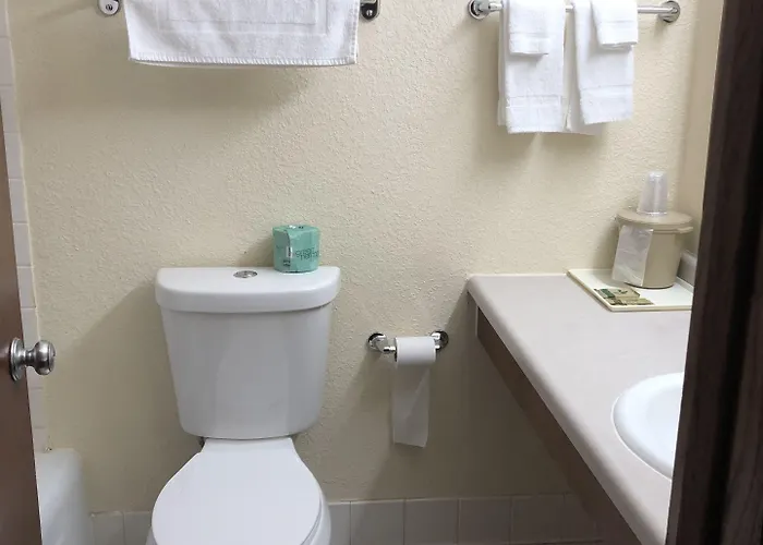 Amerivu Inn & Suites