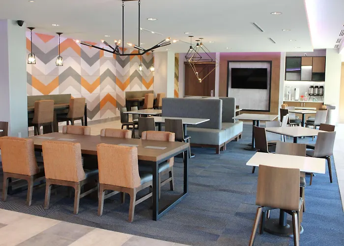 La Quinta Inn & Suites By Wyndham Bardstown