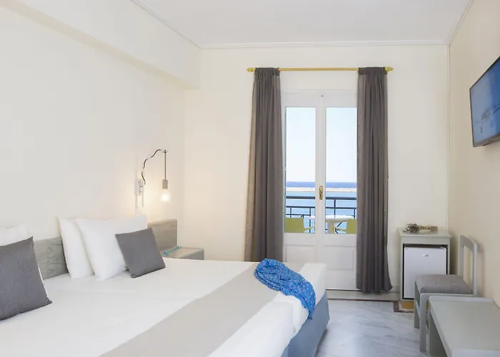 Samaina Port Hotel