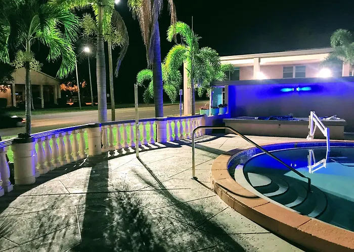 Tropical Inn & Suites, Downtown Clearwater