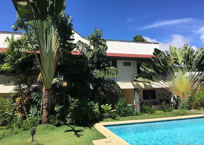 Tiptop Hotel, Resto And Delishop