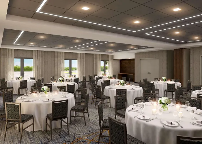 Wyndham Garden Orlando Airport - Free Airport Shuttle - Park N' Fly Available