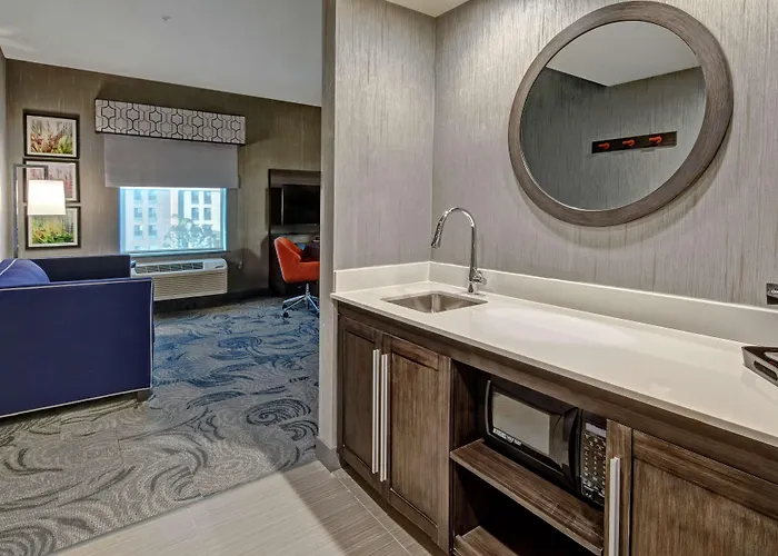 Hampton Inn Fresno Airport