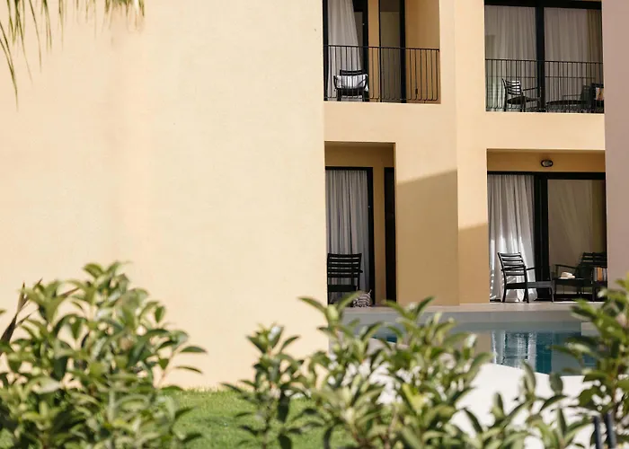Marea Luxury Suites