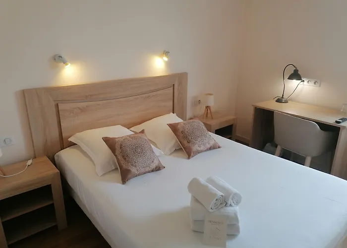 Hôtel Restaurant Platanes - KB HOTEL GROUP