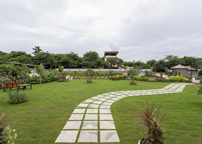 Stone Wood Hotel Amboli