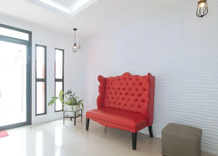 Reddoorz Plus At Dbuilders Poblacion Bgc