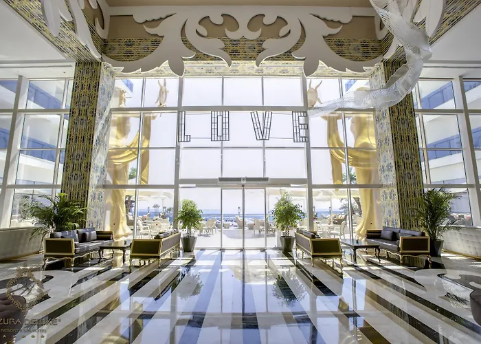 Azura Deluxe Resort & Spa