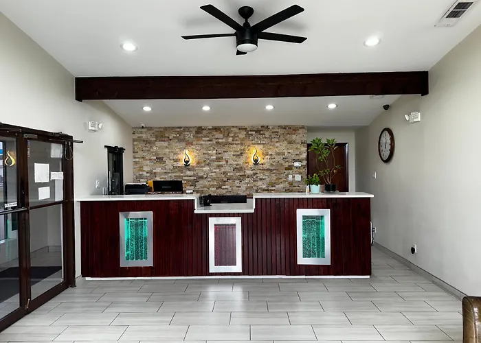 Spanish Trails Inn