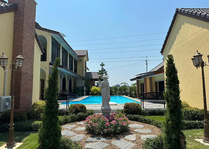 Cottagepine Rayong Resort&Cafe