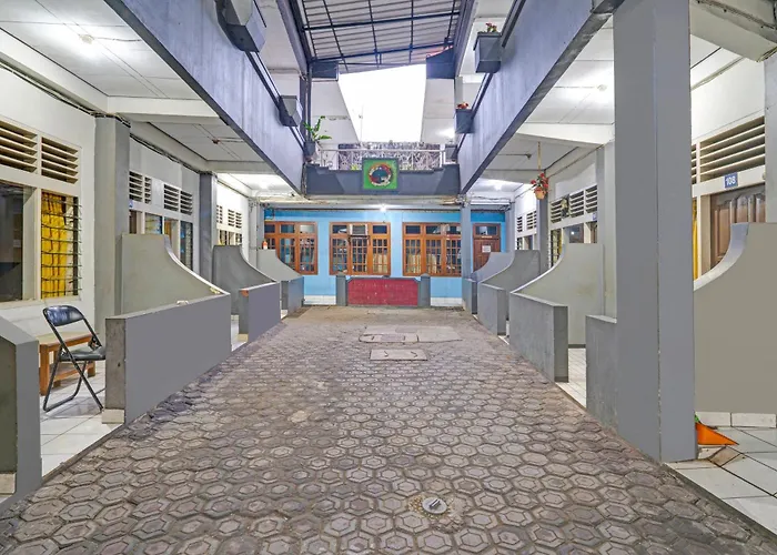 Oyo 94802 Hotel Prima
