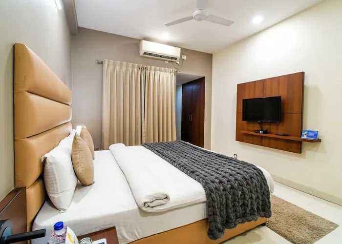 The Avenue Hotel & Banquet Near Bhopal Junction