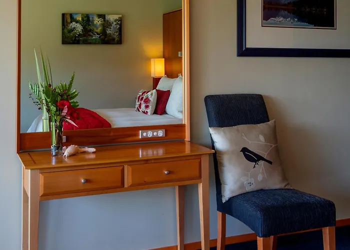 Wilderness Lodge Lake Moeraki