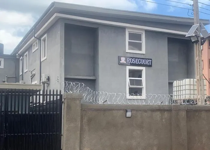 Rosecourt Hotel & Suites