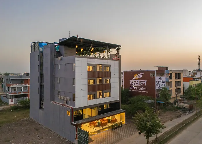 Perfectstayz Premium Shree Narayana At Mahakal Temple Road