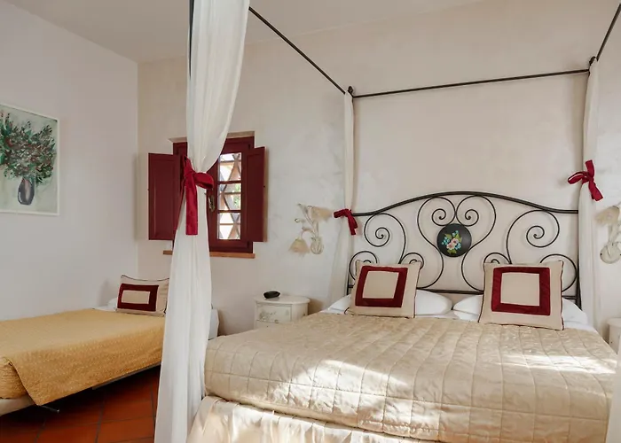 Hotel & Restaurant Casolare Le Terre Rosse