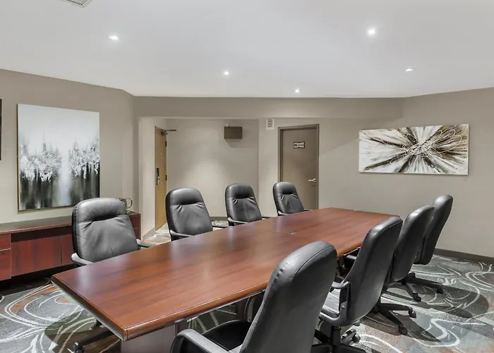 Best Western Plus Rose City Suites