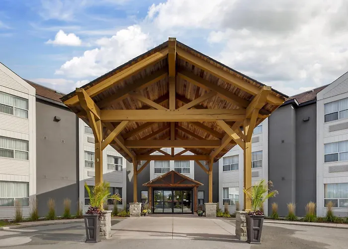 Best Western Plus Rose City Suites