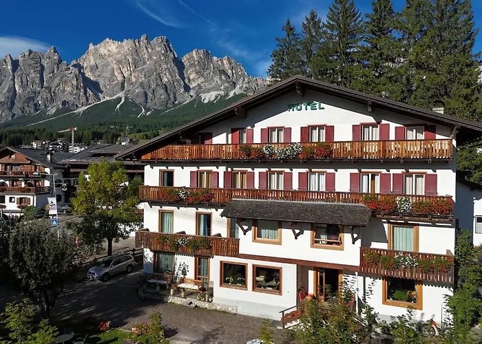 Hotel Bellaria - Cortina D'Ampezzo - Parking