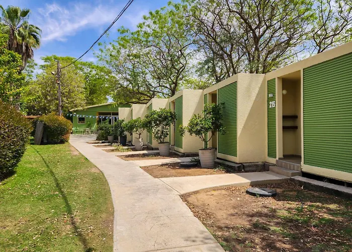 Eretz Zeelim
