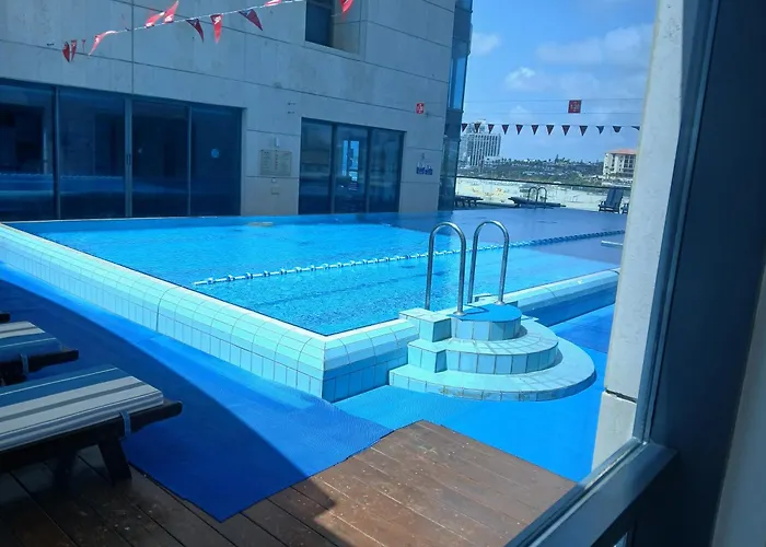 Marina Towers Hotel
