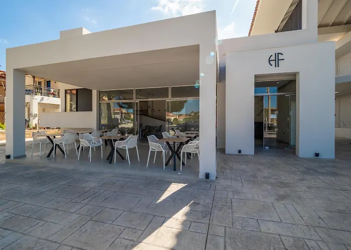Finikounda Hotel