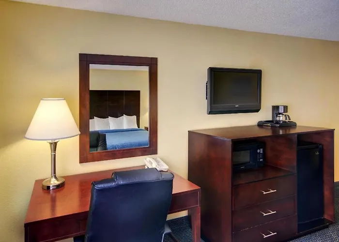Quality Inn & Suites Grand Prairie South