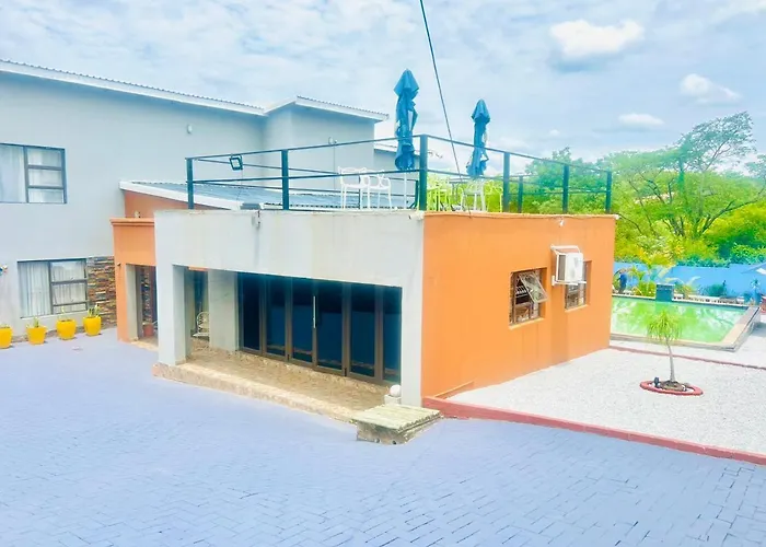 Woodpecker'S Guest House