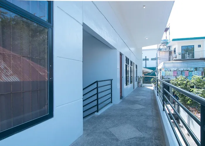 Reddoorz At Aurea Apartelle