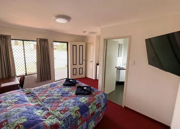 Meekatharra Hotel Accommodation With Food Option
