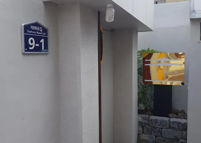 Andong Hanok Stay Hue