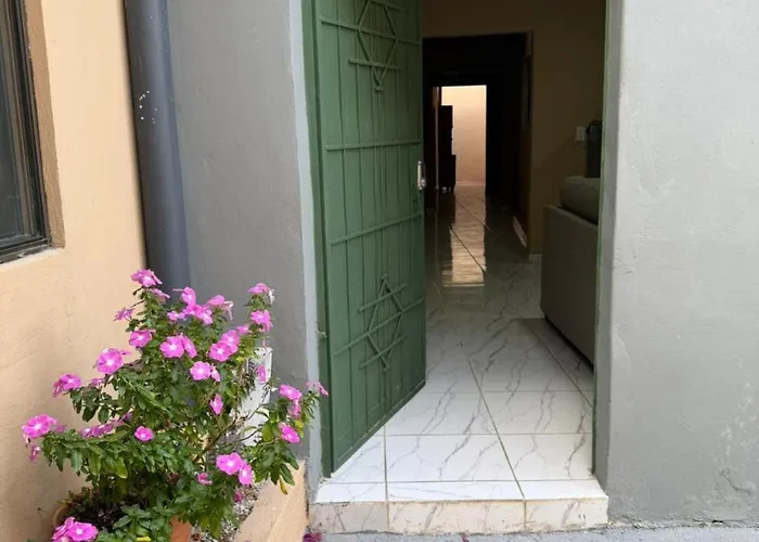 Milo's Hostel&Residences