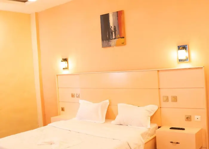 HÔTEL Michou