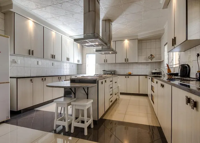 Bernevece Retreat Empangeni Air-Con Ensuite Rooms
