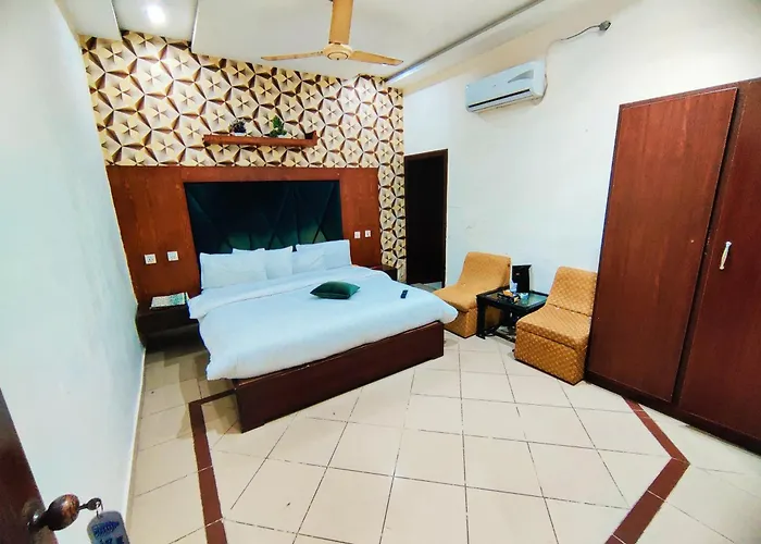 Hotel Pak Continental Multan