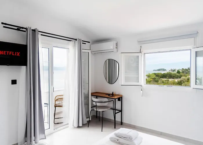 Seaside Suites