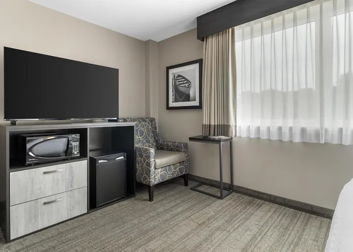 Best Western Plus Chocolate Lake Hotel - Halifax