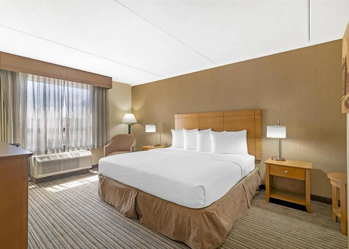 Best Western Royal Plaza Hotel And Trade Center