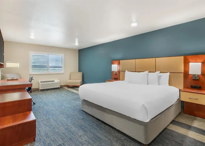 Best Western Plus Clocktower Inn