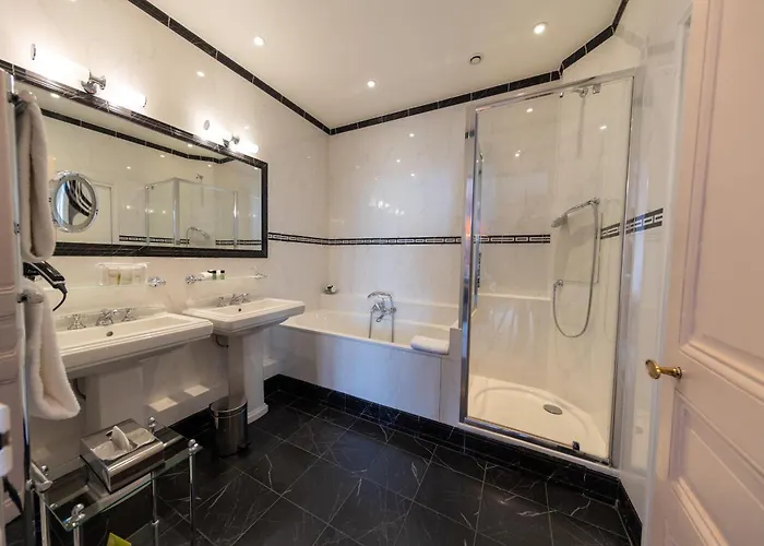 Hotel Pavillon Henri IV