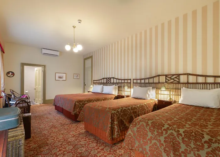 Hadley'S Orient Hotel