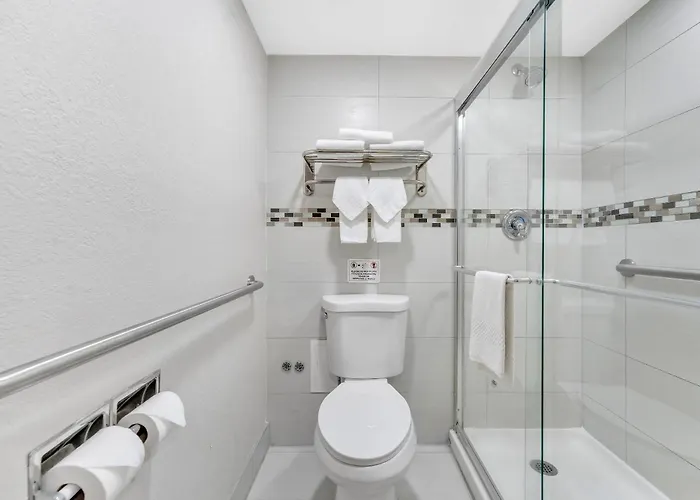 Rodeway Inn & Suites Fort Lauderdale Airport & Cruise Port