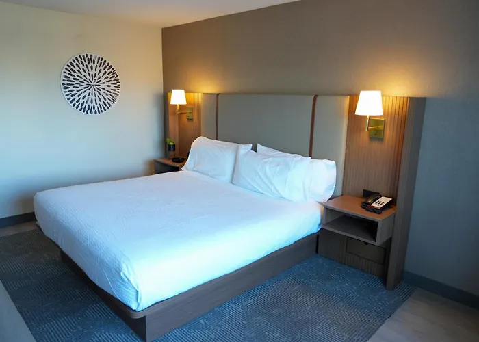 Holiday Inn & Suites Phoenix Airport By Ihg
