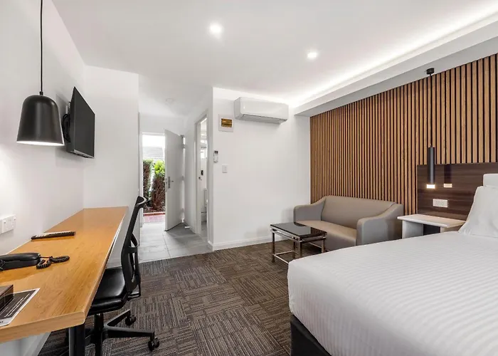 Best Western Plus Buckingham International