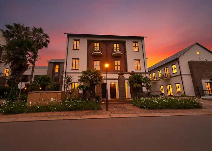 Tayfin Royale Hotel & Conference Centre